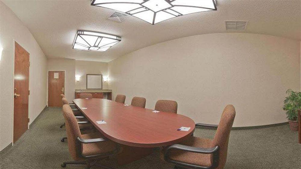 Holiday Inn Express Milwaukee N- Brown Deer/Mequon Exterior photo